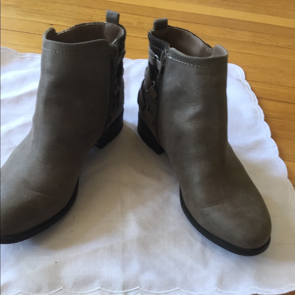 White mountain women’s booties